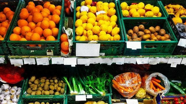 Missione Cuncina | Spirale recessiva e adesso anche il maltempo: a picco i consumi di frutta e verdura