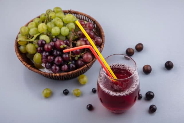 aperitivo con prosecco e succo d'uva