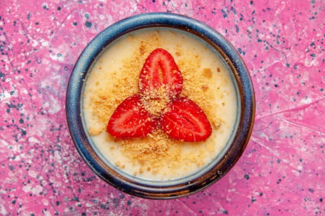 budino di miglio alla frutta con fragole