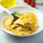 piatto di tipici ravioli friulani, i cjalzons