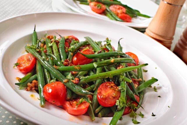 piatto di fagiolini al pomodoro