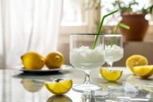 bicchiere con sorbetto al limone