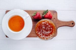 vasetto di marmellata di fragole ed arance