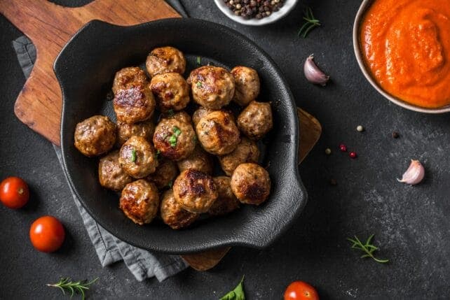 terrina con polpette allo speck